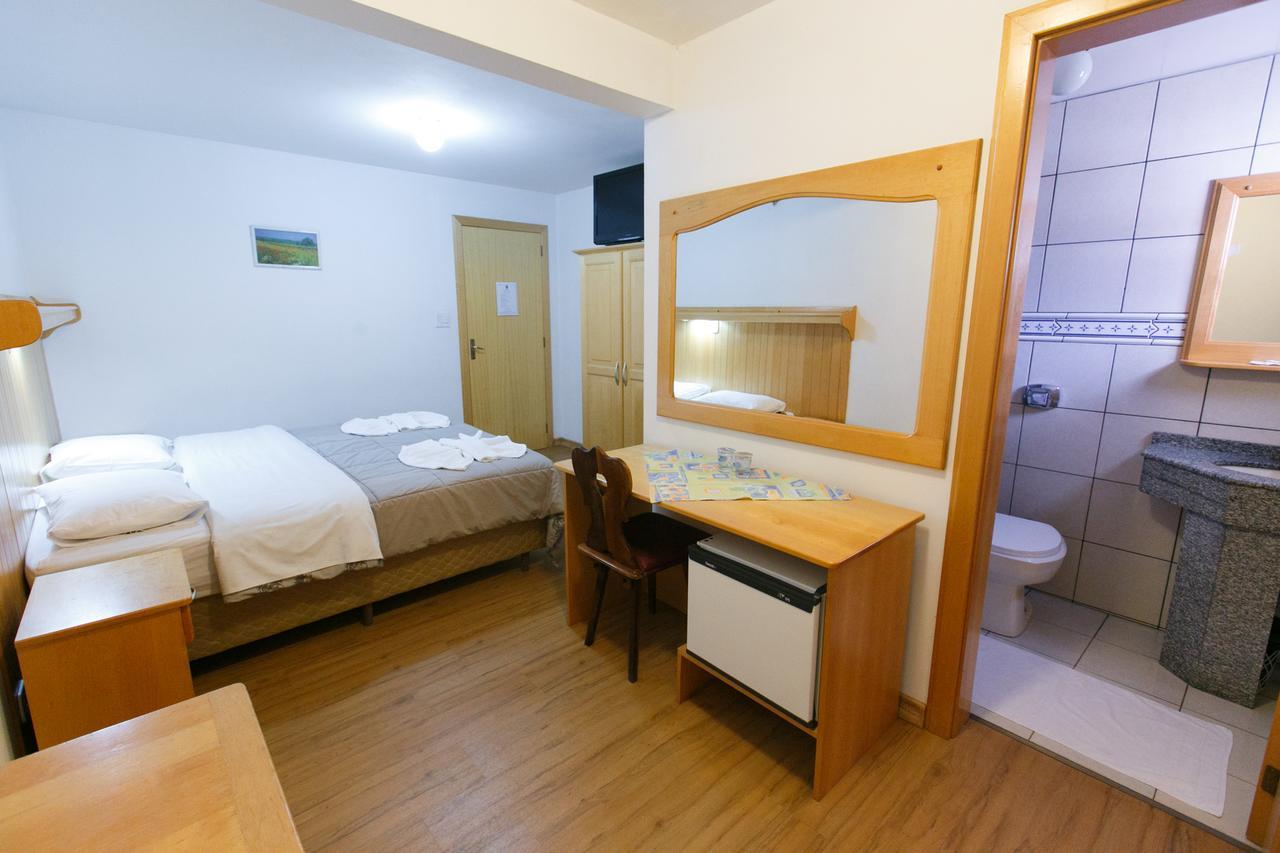 Hotel 13 Linden Трезі-Тіліас Екстер'єр фото